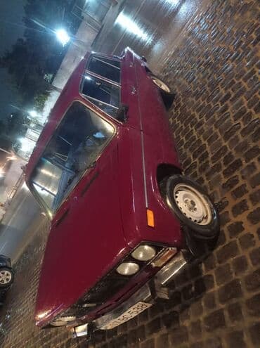 175 70 13 təkər: VAZ 2106 sedan - Kuzov: 4 qapılı, tünd bordo rəng. Xrom yan — 9