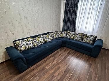 Kunc divan satilir 700azn. Olcu 3.50m*2.60m. Bazalidir. Unvan zabrat