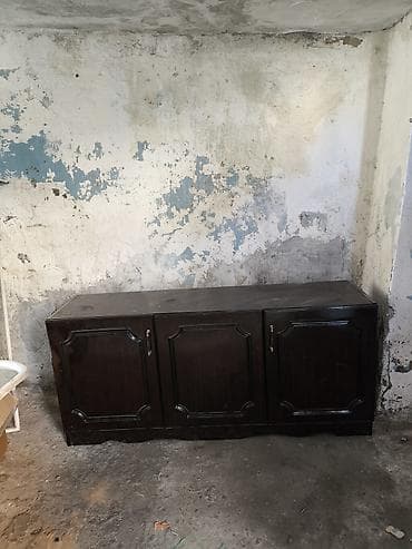 qehve desti: Qonaq otağı dəsti – tualet masası güzgü ilə və vitrin şkaf Tərkib: - — 6