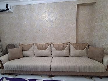 Bej rəngli geniş divan - Ölçü: təxminən 3 metr uzunluq (6 böyük — 5