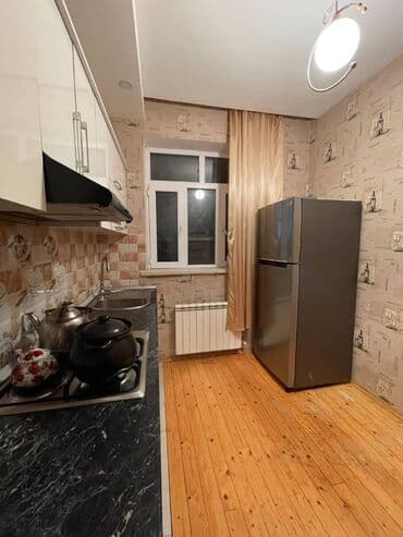 guneslide 3 otaqli evler: 4 otaqlı, 120 kv. m, Orta təmir — 6