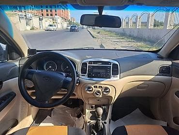 bmw e39 arxa stop: Hyundai Accent sedan - Kuzov: 4 qapılı sedan, rəngi şampan/qızılı - — 4