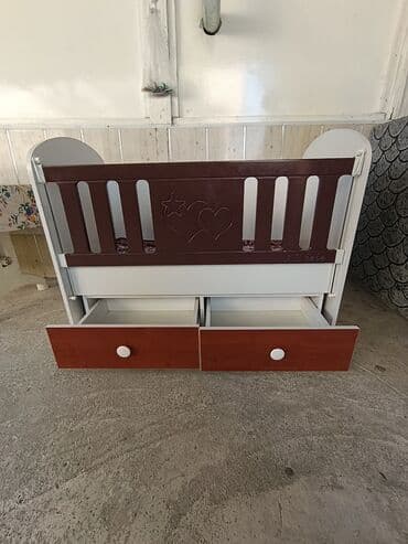dikt taxta: Для девочки и мальчика, Четырехугольная, Колыбель, С бортиками, С матрасом, С механизмом качания — 2