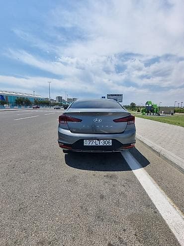 nk 150: Hyundai Elantra: 2 l | 2019 il Sedan — 3