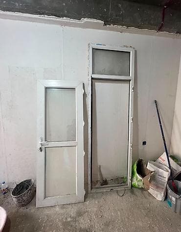 PVC qapı dəsti - Material: ağ rəngli PVC/alüminium profilli qapı və