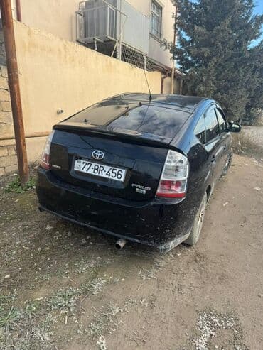 014 sekilleri: Toyota Prius: 1.5 l | 2007 il Hetçbek — 2