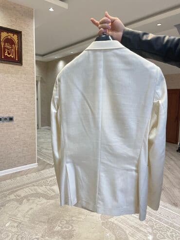 qaqa geyimi: Kişi dəst geyim - Rəng: ağ (ivori tonlarında) - Komplekt: pencək — 2