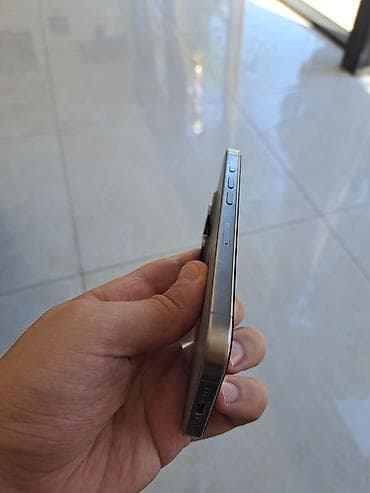 infinix note 60: IPhone 15 Pro, Natural Titanium, Face ID — 4