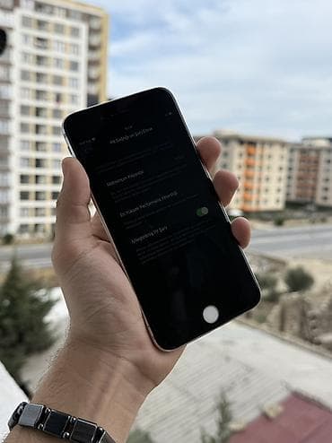 iphone 11 elde: IPhone 8 Plus, 64 GB, Ağ, Barmaq izi — 3
