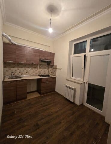 podmayak menzil: MİDA 1 HÖVSAN. Mənzil kompleksin düz mərkəzində yerləşir. 4 otaqlı — 2