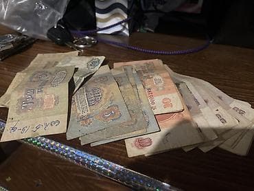 Pullar qepikler hamsi birlikde istyen olsa 30 azn lalafo.az -da Pullar qepikler hamsi birlikde istyen olsa 30 azn