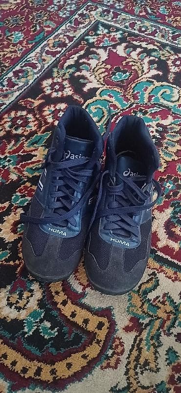 Məhsul: Asics brendinin yüksək boğazlı idman ayaqqabısı (HOMA