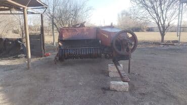 Kənd təsərrüfatı üçün yığım və presləmə aqreqatı – PTO ilə işləyən