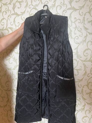 Az geyilib. 50 razmer. Uzunluq dizden. Unvan razin