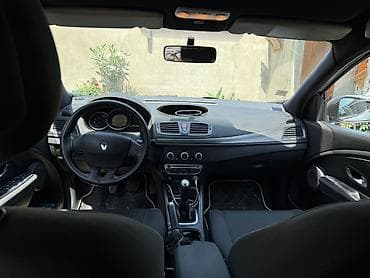bmw e60 stop: Renault Megane: 1.6 l | Hetçbek — 6