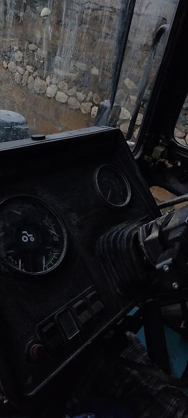 авто пульт: Трактор Belarus (MTZ) 89, 2004 г., мотор 8.9 л, Б/у — 9