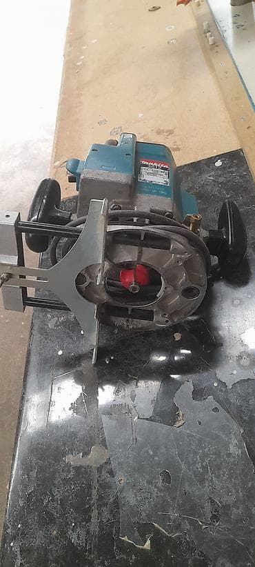 freyzer aparati: Makita 3612 frezə (yiv açma/oyma üçün üst frezə) - Güc: 1650 W - — 2