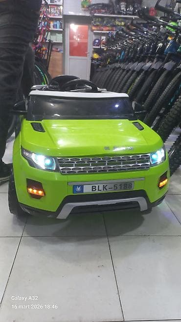 Uşaq üçün elektrikli miniatür avtomobil - Rəng: parlaq yaşıl, ağ-qara