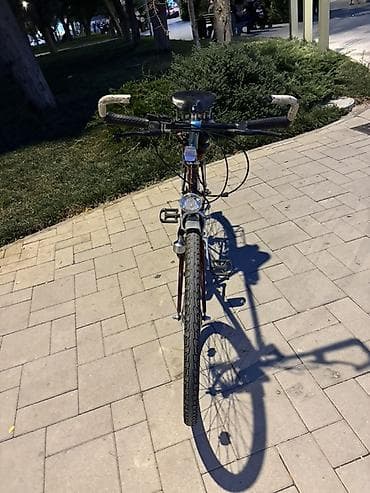 cube velo: Şəhər/şosse tipli klassik velosiped - Rəng: tünd bordo (metal — 5