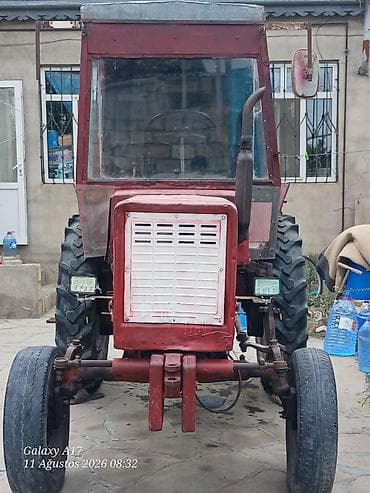 disk qabi: Qırmızı kabinəli traktor - Yanacaq: dizel - Çəki və güc sinfi: orta — 6