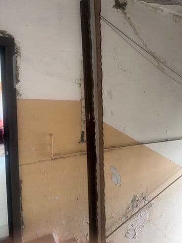 karniz satışı: Karnizlər işlənib ama vəziyyətləri yaxşıdır…Uzunluqları 3metr…1 ədədi— — 2