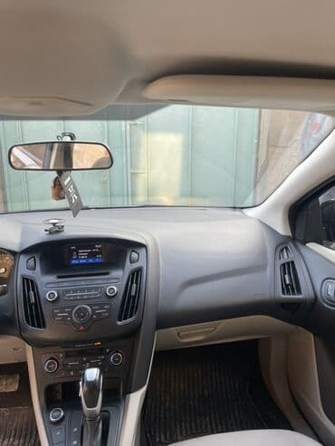 Avtomobil alışı: Ford Focus: 1 l | 2016 il 260 km Sedan — 7