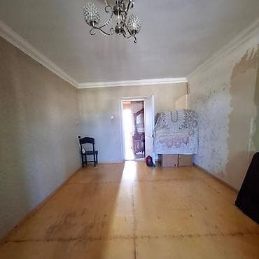 ev alqi satqisi şamaxı 2019: Sirvan seherinde 10 sayli orta məktəbin yaxinliginda 3 otaqli menzil — 8