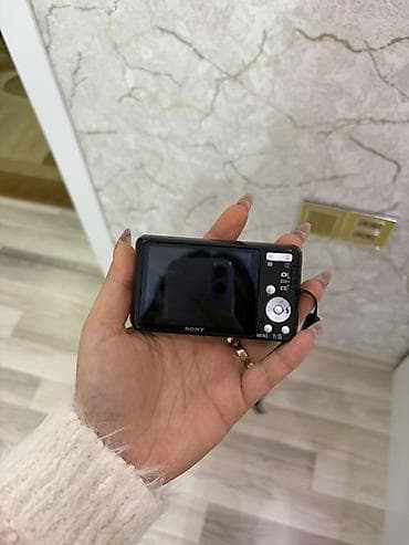 adapt: Sony Cyber-shot rəqəmsal fotoaparat dəsti Xüsusiyyətlər: - Linza — 3