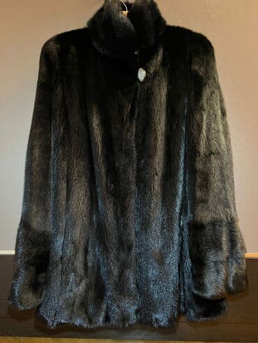 Qara brilliant şuba.Yaxşi vəziyyətdədir.40-42-44 raz lalafo.az -da Qara brilliant şuba.Yaxşi vəziyyətdədir.40-42-44 raz