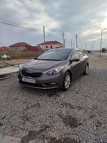 Kia Cerato: 1.6 l | 2013 il Sedan