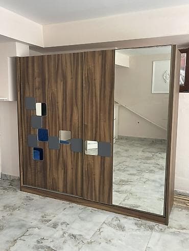 işkaflar: 3 qapılı, Güzgülü, Qəhvəyi, Taxta, Kupe, Düz dolab — 1
