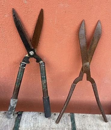 Ручные механические инструменты: Bağ və ustaxana alətləri dəsti satılır. Tərkib: - 2 ədəd iri ət/odun — 5