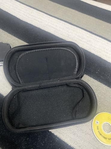 psp 2000: Ekranı təmizdir, cızıq yoxdur. Batareyası və adapteri olmadığı üçün — 9