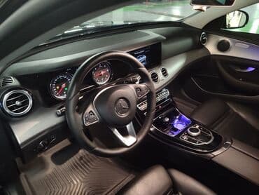 e 200: Mercedes-Benz E 200: 2 l | 2018 il Sedan — 13