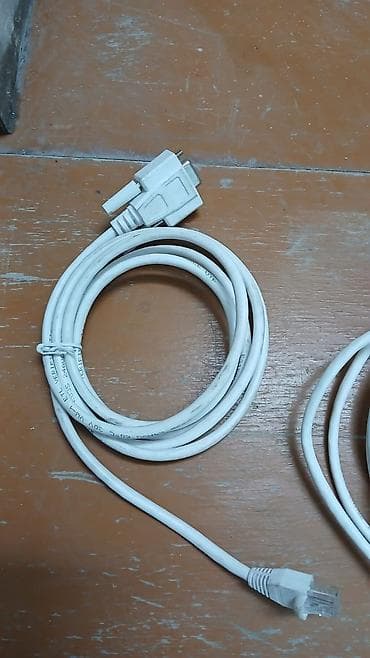 adapt: RS232 (DB9) – RJ45 konsol kabeli - Bir tərəfi DB9 (9-pin, dişi) — 3