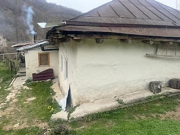 ucuz menzillerin satisi: 🏠 Köhnə ev (tam hazır): 	•	3 otaqlı 	•	2 geniş balkon 	•	Mətbəx, hamam — 8