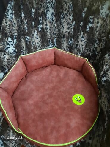 Ev heyvanı üçün yumşaq yuva/döşək - Formalı: Dairəvi, kənarları