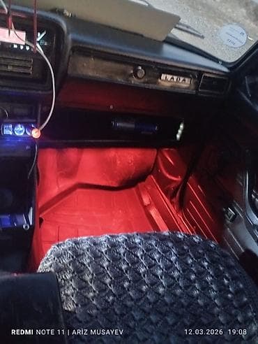 prius arxa: Lada klassik model (VAZ) – fərqli işıqlandırma və sadə interyerlə - — 2