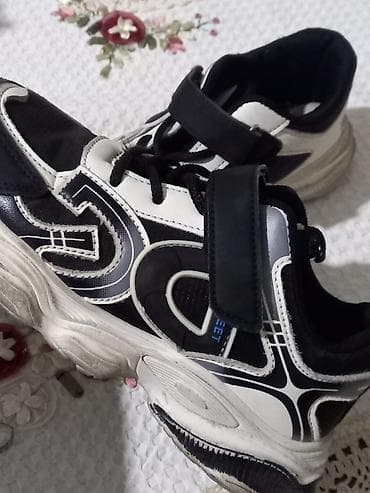 krossovka: Rəng - Qara Krossovkalar, Ölçü: 37, Uniseks — 2