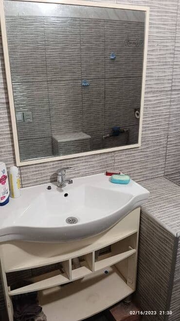 bakı gunluk evler: Binəqədi rayonu,6-cı mkr,5 mərtəbəli binanın,1-ci mərtəbəsində, 2 — 8