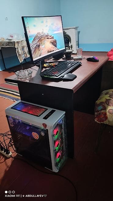 Gaming masaüstü kompüter + monitor + periferiyalar Komponentlər: -