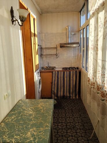 gəncədə yeni tikili bina evləri: Pirborun qarşlsndakl binada 5/5 bir otaq ikiyə düzəlib kirayə verilir — 5