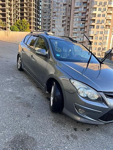 Транспорт: Hyundai i30: 1.6 л | 2010 г. Универсал — 2