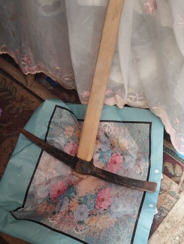 Məhsul: Bağ-bostan külüngü və çoxməqsədli çanta - Külüng: İki uclu