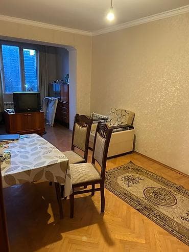 Bakının mərkəzində, Sahil metrosu yaxınlığında 2 otaqlı köhnə tikili — 5