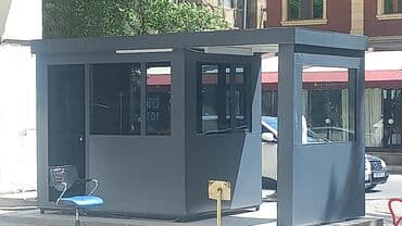 demir butka: Müasir dizaynlı, boz rəngli mühafizə köşkü. Qapısı və pəncərələri var lalafo.az -da — 1 demir butka: Müasir dizaynlı, boz rəngli mühafizə köşkü. Qapısı və pəncərələri var — 1