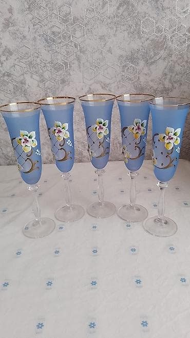 Qədəhlər, rəng - Göy, Şüşə