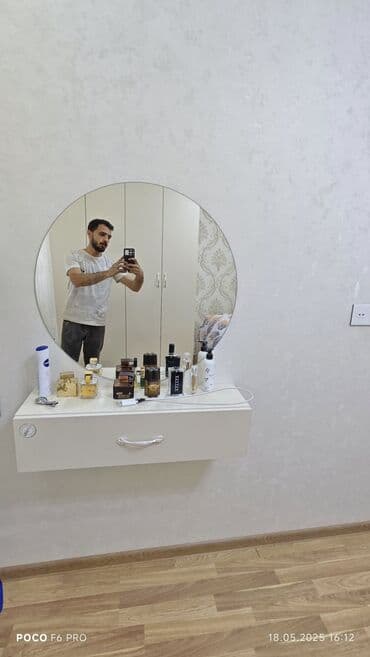 стол с зеркалом: С зеркалом, Азербайджан — 1