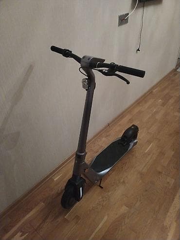 üçtəkərli samokat: Elektrik skuter - Şəhərdaxili rahat və səssiz hərəkət üçün elektrikli — 1