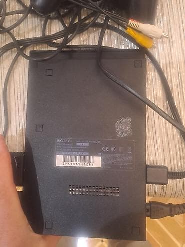 Sony PlayStation 2 Slim (Model: SCPH-90004, PAL) Xüsusiyyətlər: -